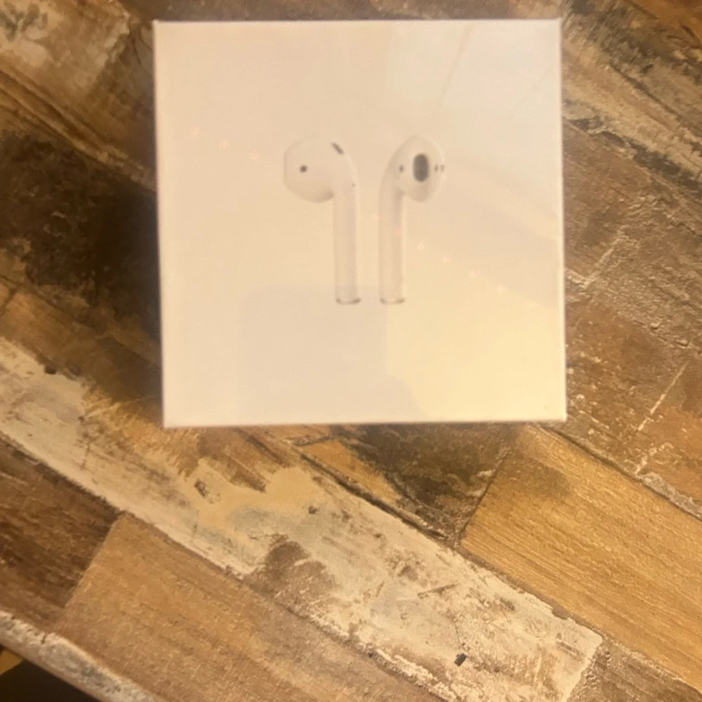 Wireless White Earbuds